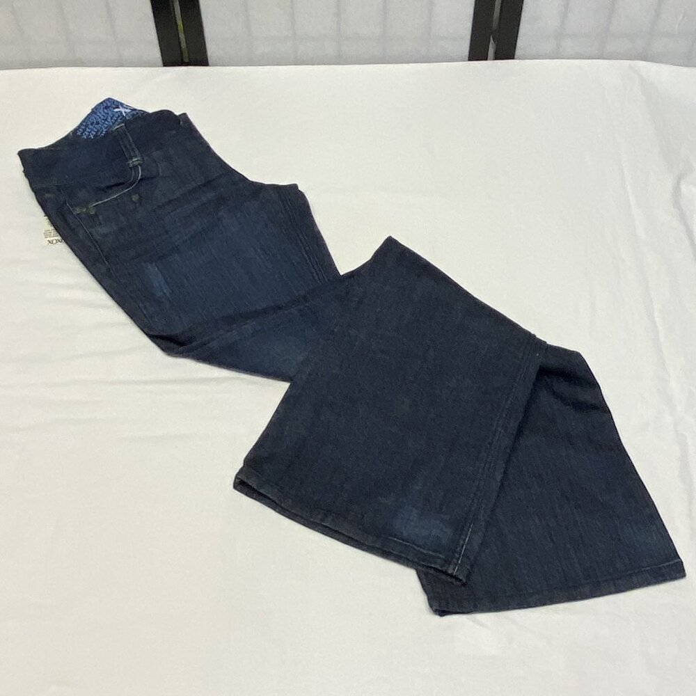 XOXO Low Rise Embroidered Flared Denim Jeans Light Distress Medium Wash NWT 7/8 - Picture 8 of 14